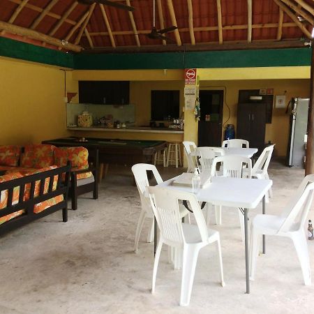 Amigos Hostel Cozumel Esterno foto