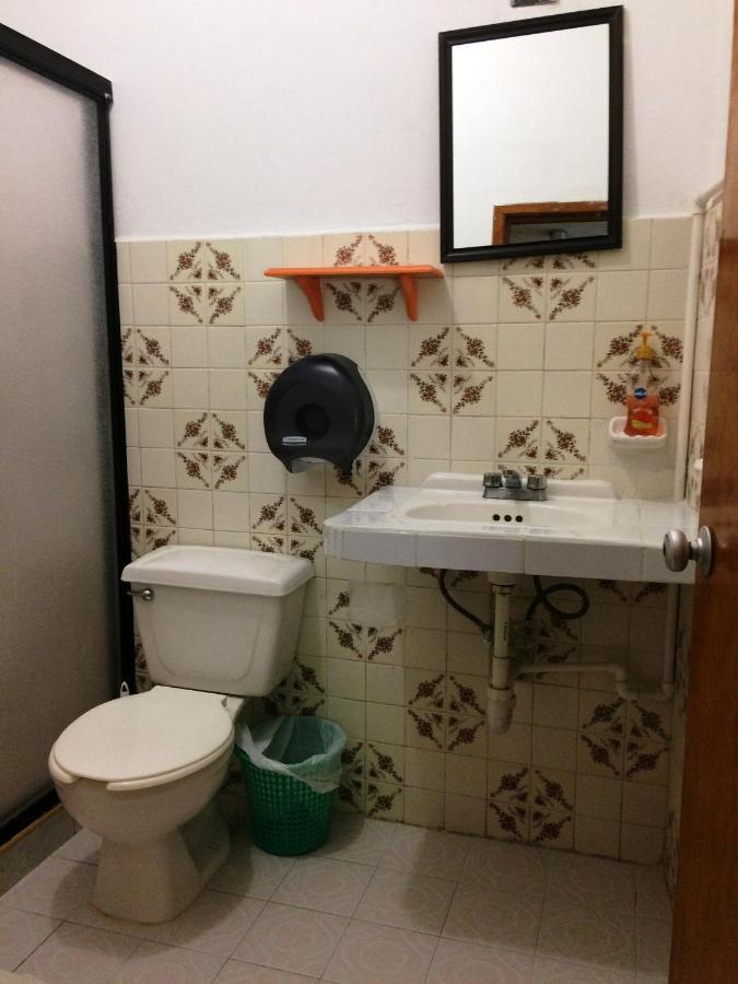 Amigos Hostel Cozumel Esterno foto