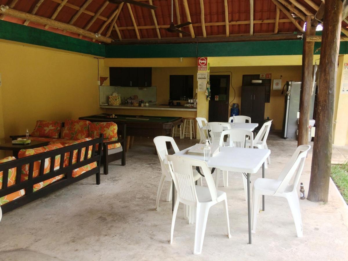 Amigos Hostel Cozumel Esterno foto