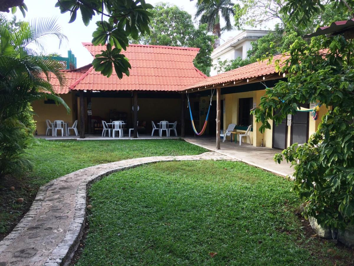 Amigos Hostel Cozumel Esterno foto