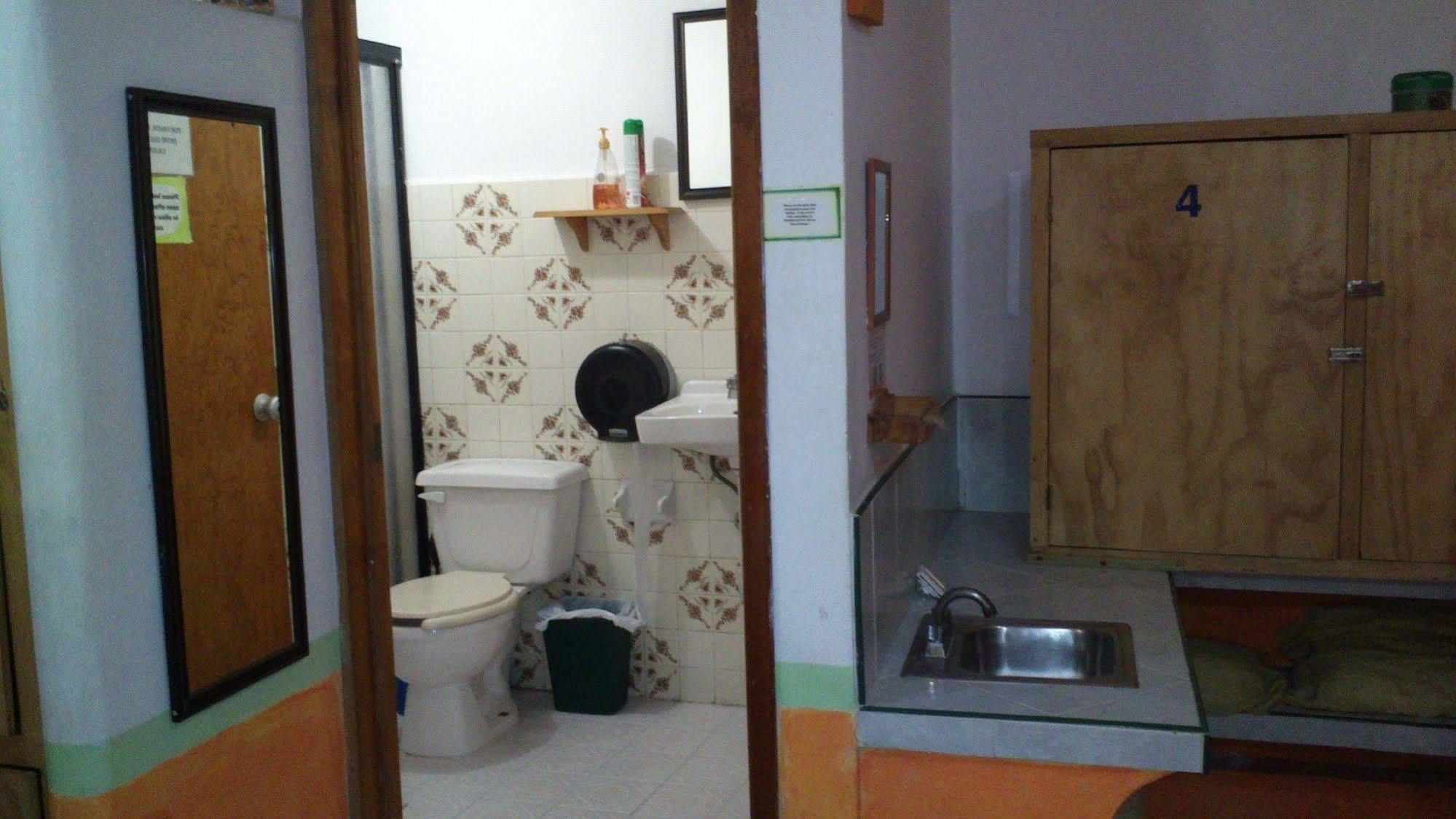 Amigos Hostel Cozumel Esterno foto