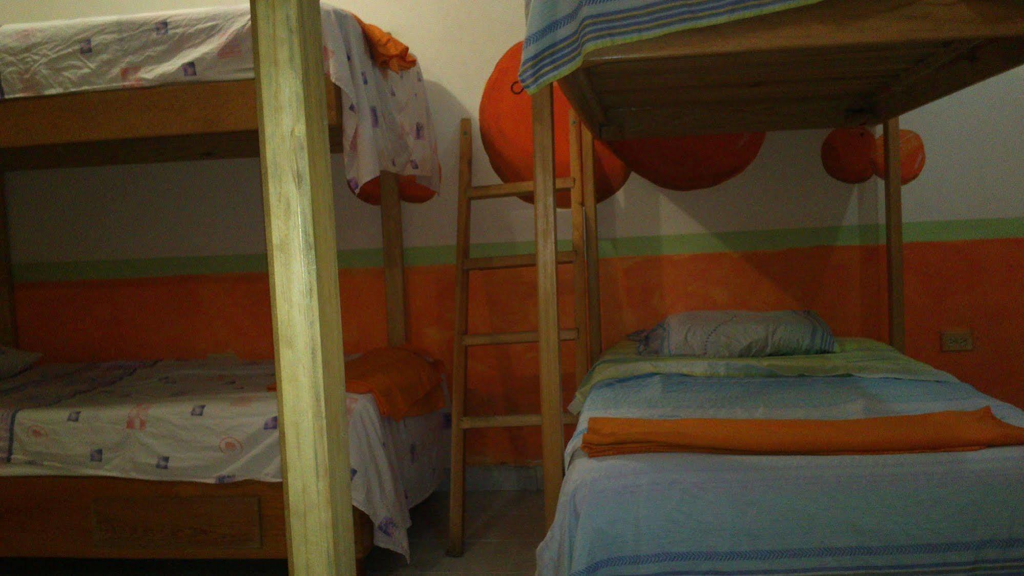 Amigos Hostel Cozumel Esterno foto
