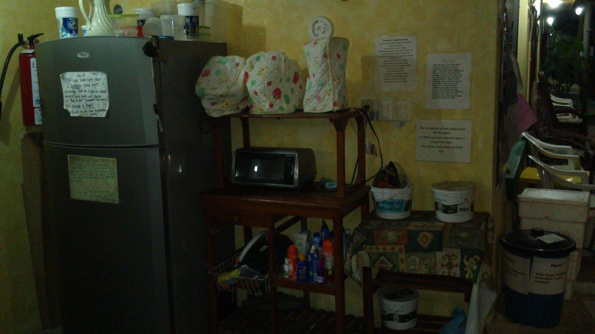Amigos Hostel Cozumel Esterno foto